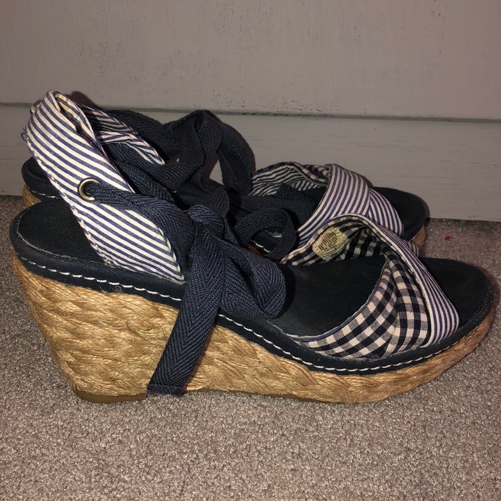 Unionbay Navy/Wht Striped/Gingham Tie Wrap Wedges - Picture 5 of 8